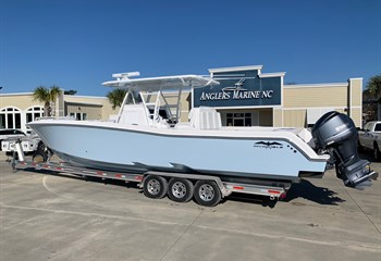 2026 Invincible 39 Open Fisherman Ice Blue Boat